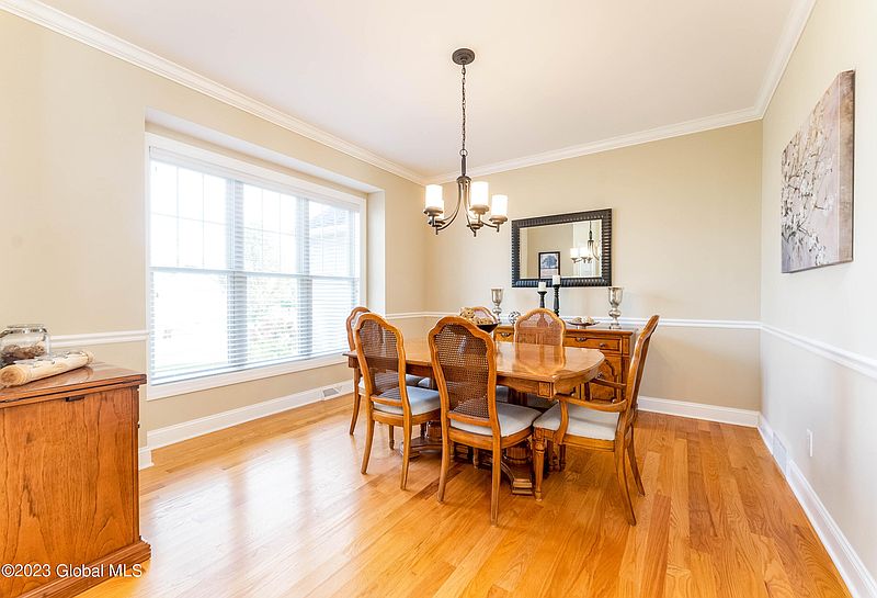 5th image of 35 Charterpoint Road