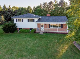 500 Evergreen Rd, Mount Calvary, WI 53057