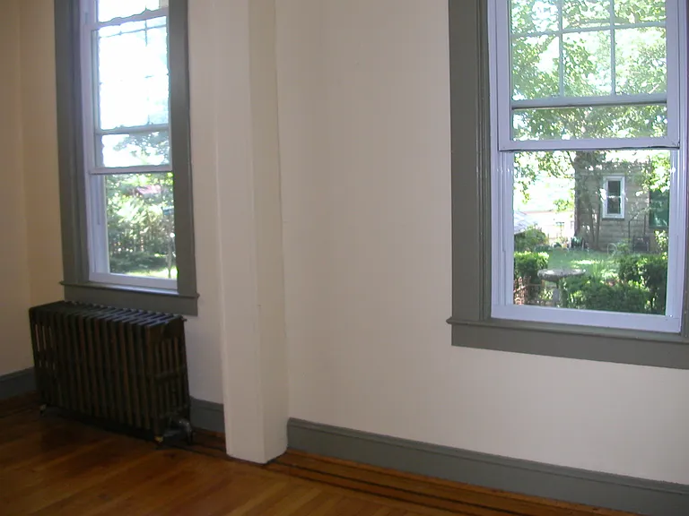 Large bedroom back wall