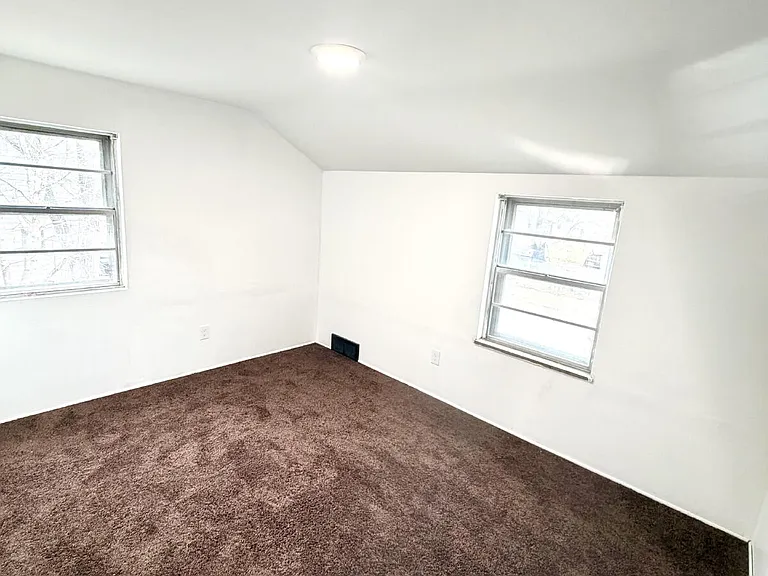 312 W Dewey St — Photo 11