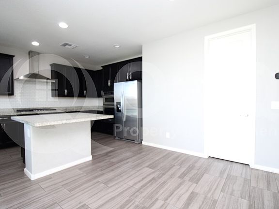 4th image of 2100 E Wisteria Dr