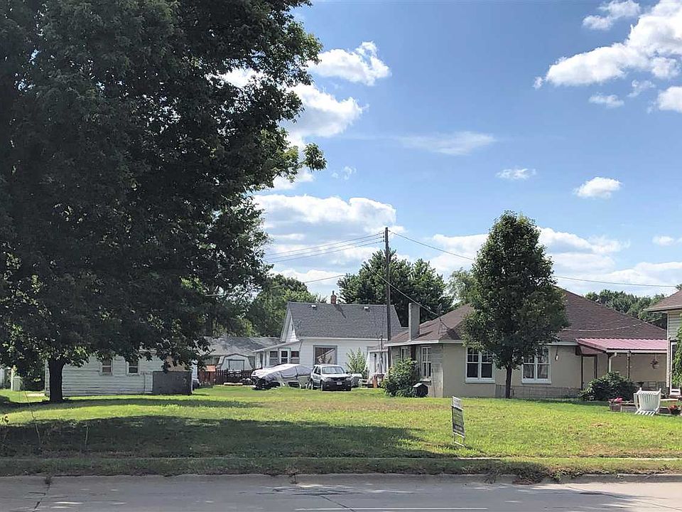 2nd image of 707 N 1st St