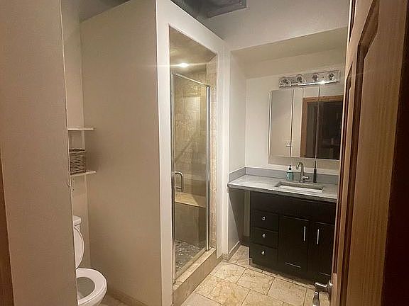 3rd image of 1049 N Paulina St #3A