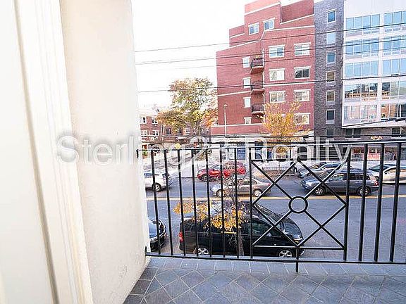 3rd image of 28-21 Astoria Blvd #6A