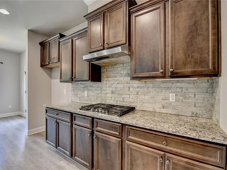 235 Bella Dr — Photo 38
