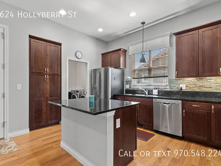 1624 Hollyberry St — Photo 10