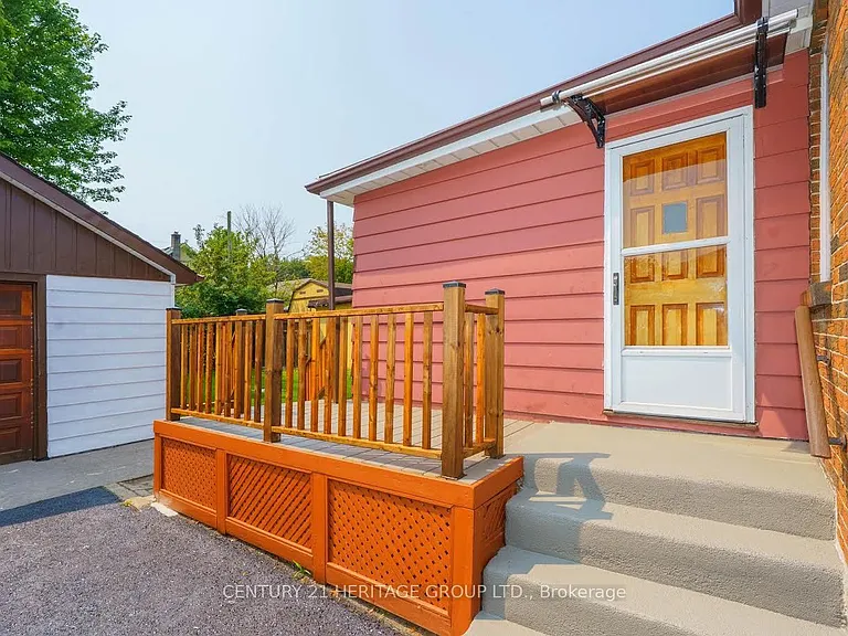 203 Hibbert Ave — Photo 27
