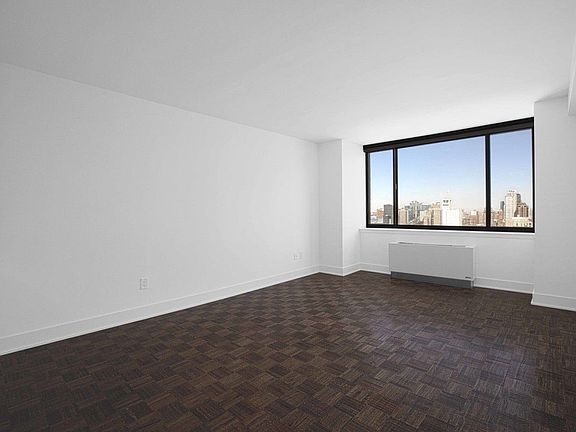 5th image of 420 W 42nd St APT 39E