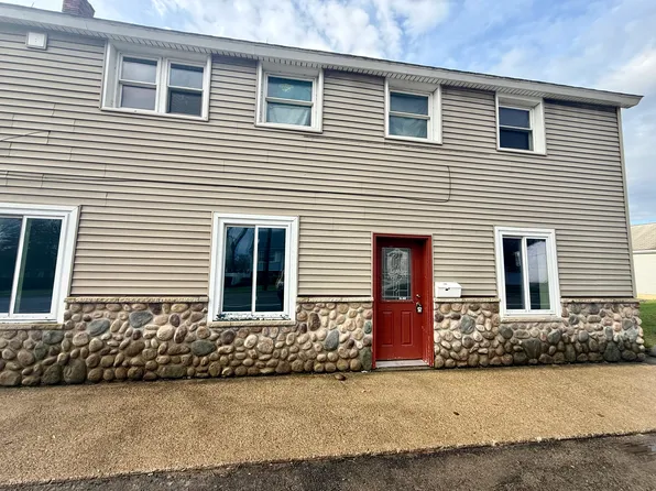 504 Pleasant Ave, Hamburg, NY 14075