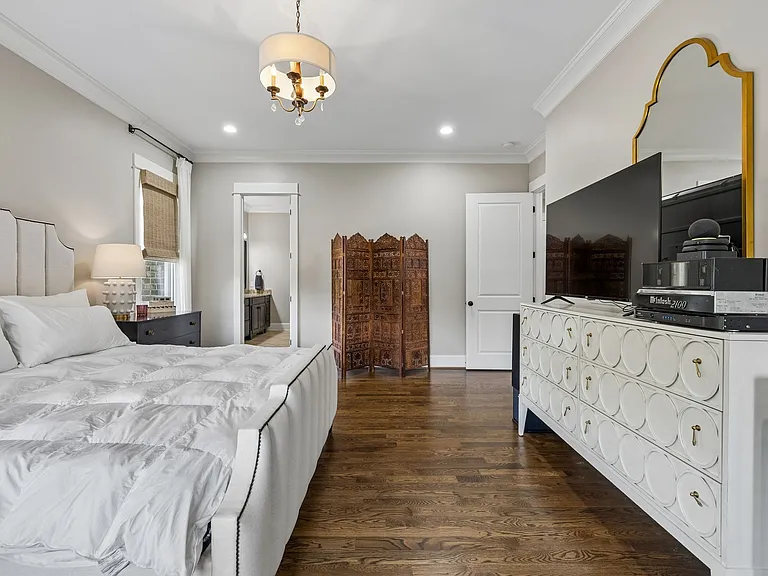 8231 Glover Dr — Photo 48