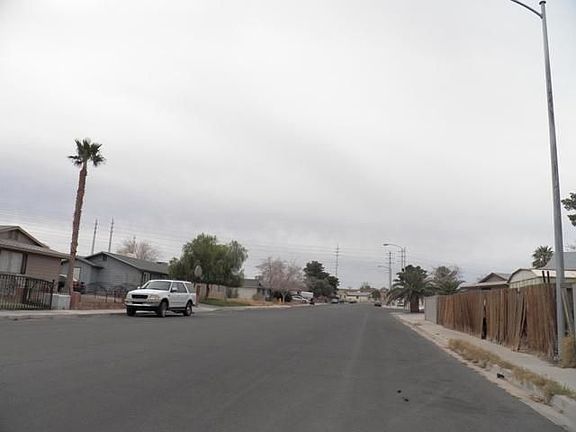 4th image of 4918 Elaina Ave
