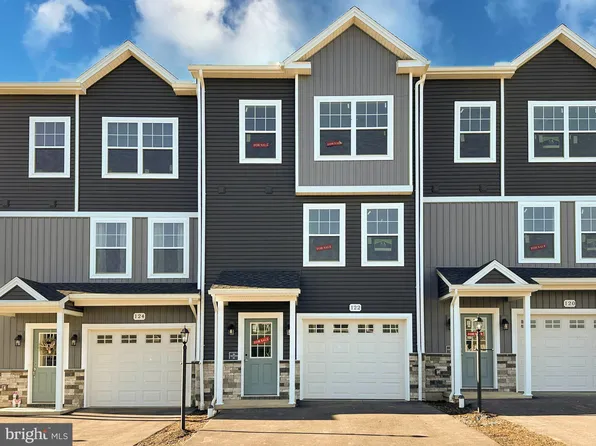 122 Highpoint Park Dr, Bellefonte, PA 16823