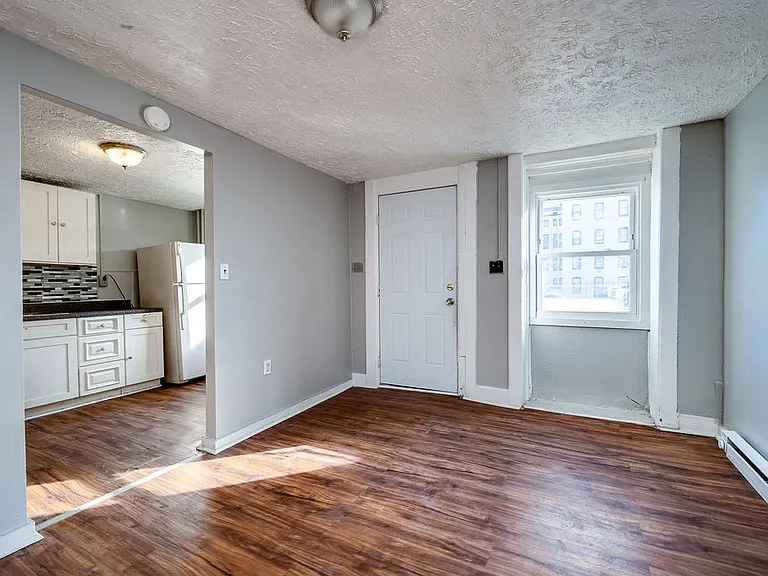 250 Rose St — Photo 10