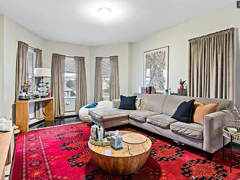 24 Potter St #2 — Photo 1