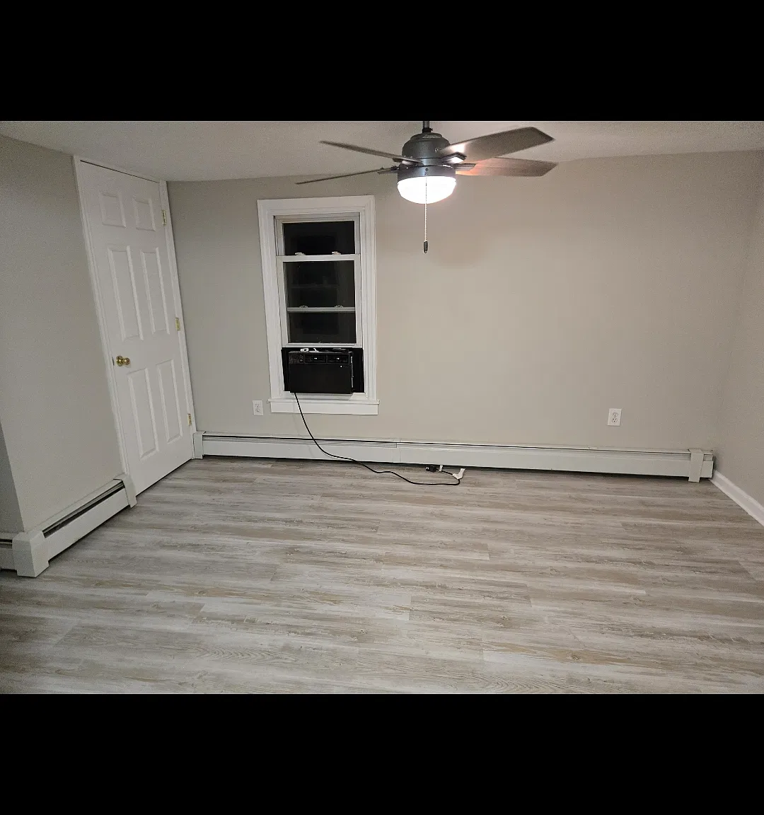 4 bed, 1284 sqft, $4,000 — Photo 1