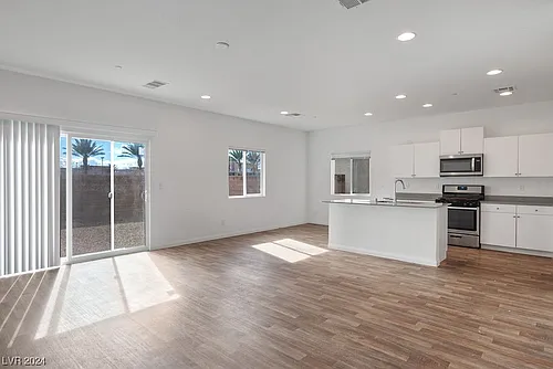 145 Macadamia Nut Ave Photo 1