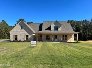 2916 Highwoods Dr, Byhalia, MS 38611