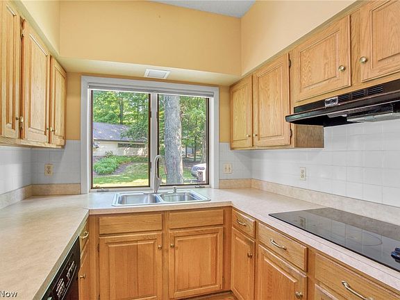 5th image of 36 Windward Way