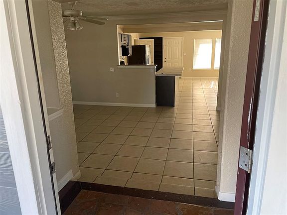 4th image of 1209 E Fayle St