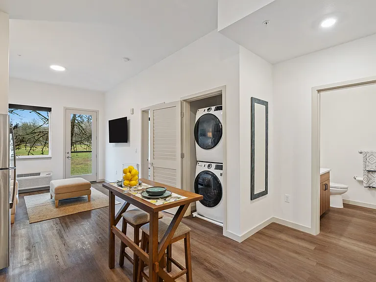 Model Unit Shown (1 Bed 1 Bath) Similar Units: 114, 228, 328,327 *Unit features vary. Inquire with our leasing office to schedule a tour!