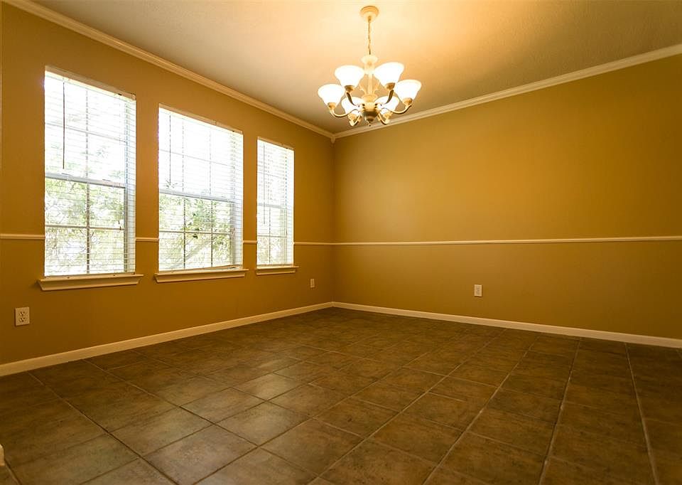 1st image of 1702 Bonnie Lea Ln