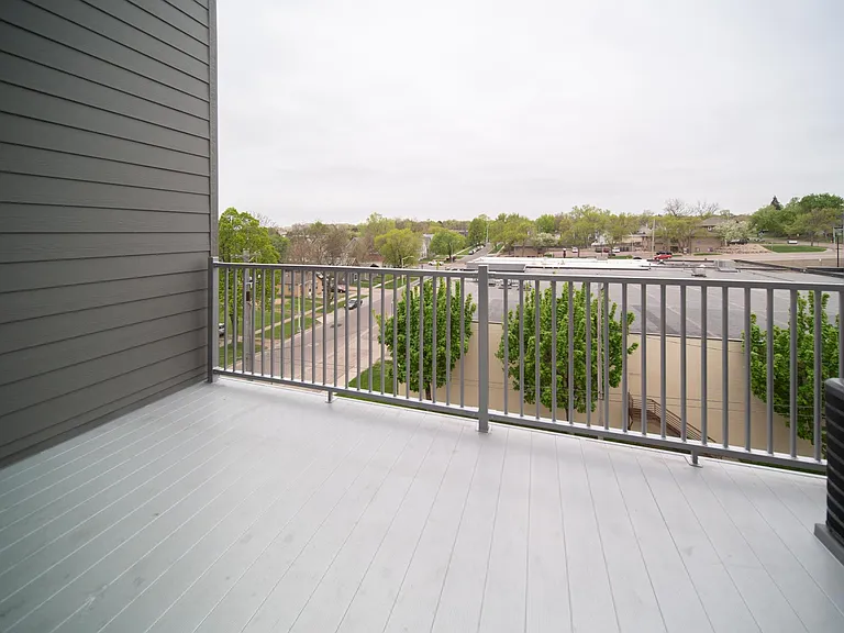 The Sterling: Deck