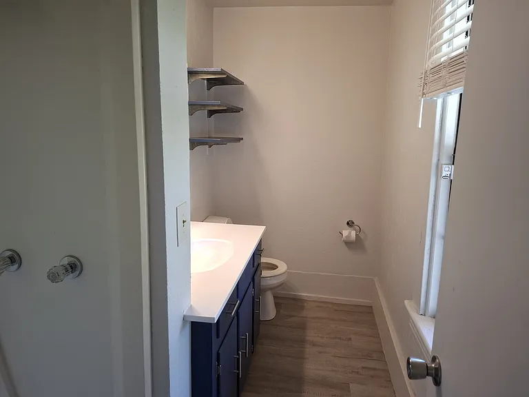 808 E Apache St #A — Photo 5
