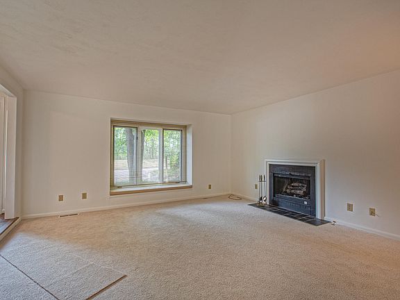 2nd image of 3419 Londonderry Ln