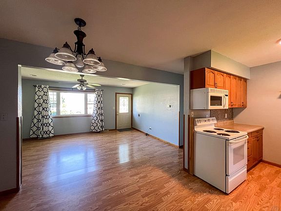 5th image of 800 Sierra Dr