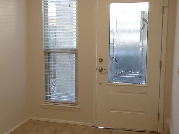 4th image of 8105 Baywood Dr #B