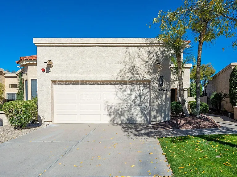 10640 E Vogel Ave — Photo 47