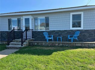 4 Angell Rd, Narragansett, RI 02882