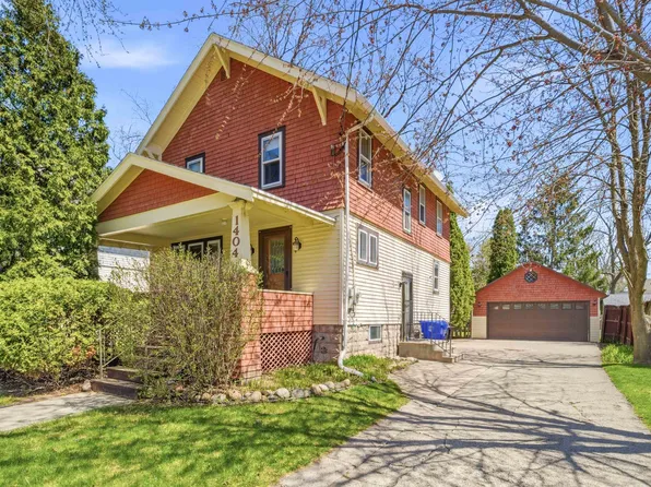 1404 N Superior St, Appleton, WI 54911