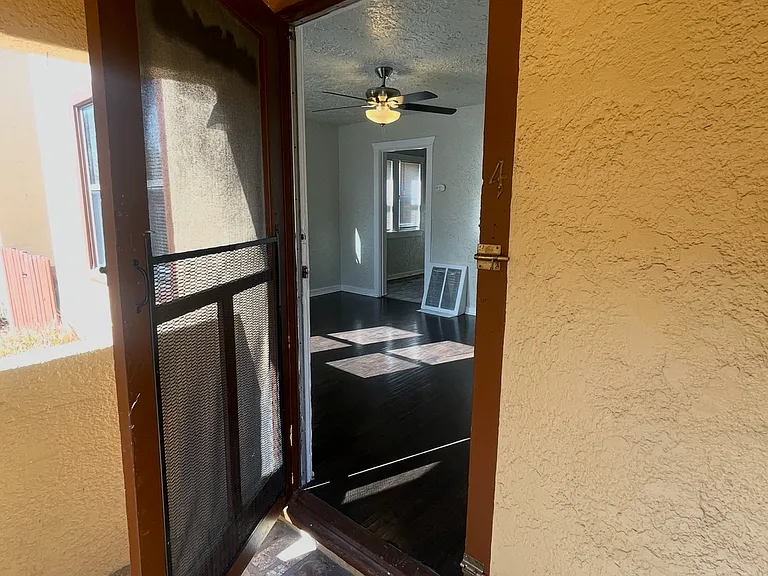 5023 Bakman Ave — Photo 5