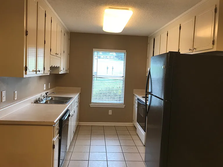 314B Ray Ave — Photo 3