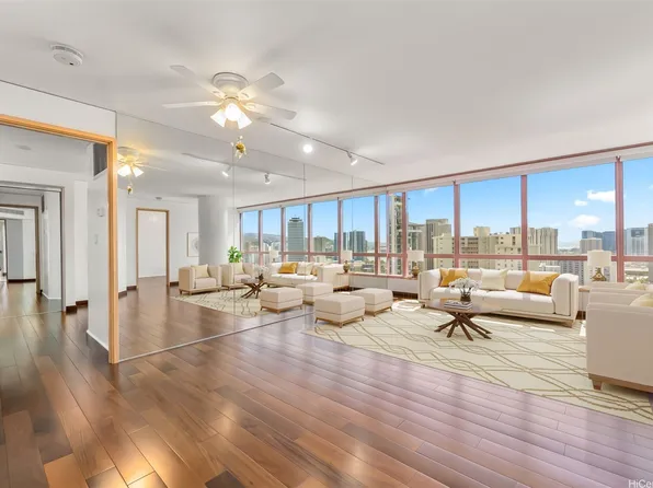 1888 Kalakaua Ave APT 3203, Honolulu, HI 96815