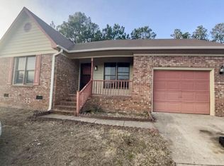 5051 Waterford Dr, Fayetteville, NC 28303
