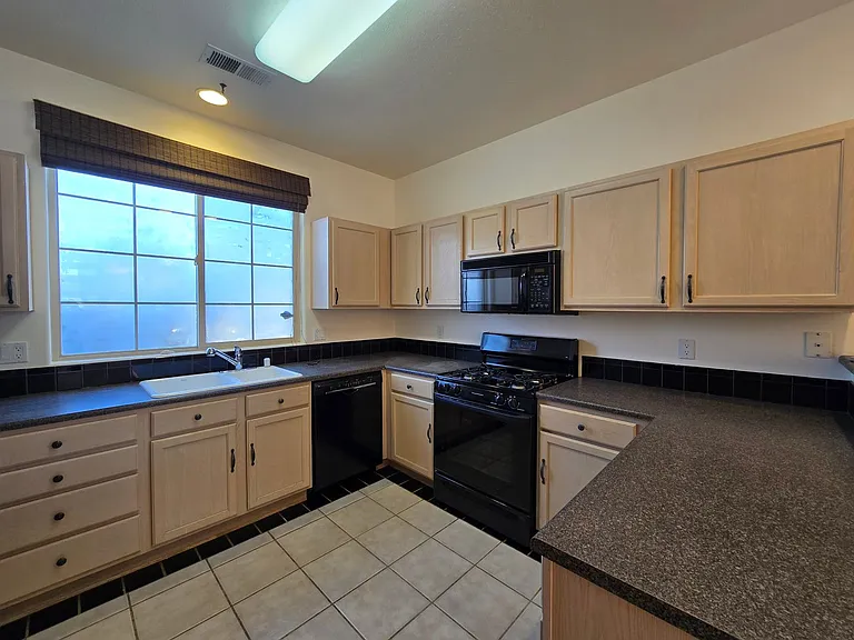 4421 Blue Juniper Loop — Photo 7