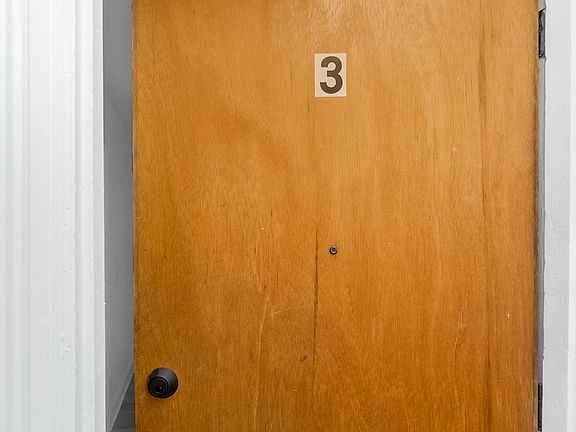 2nd image of 46 S 10th St Floor 3