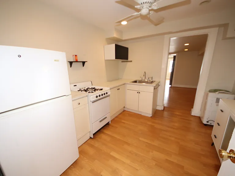 1005 W 36th St #2 — Photo 2