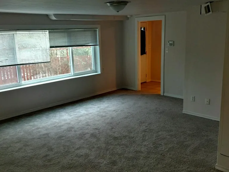10502 Victory Ln NE #LOWER — Photo 15