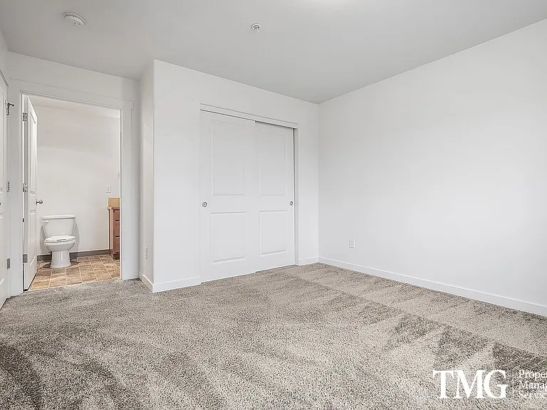 1017 SE 12th Ave — Photo 196