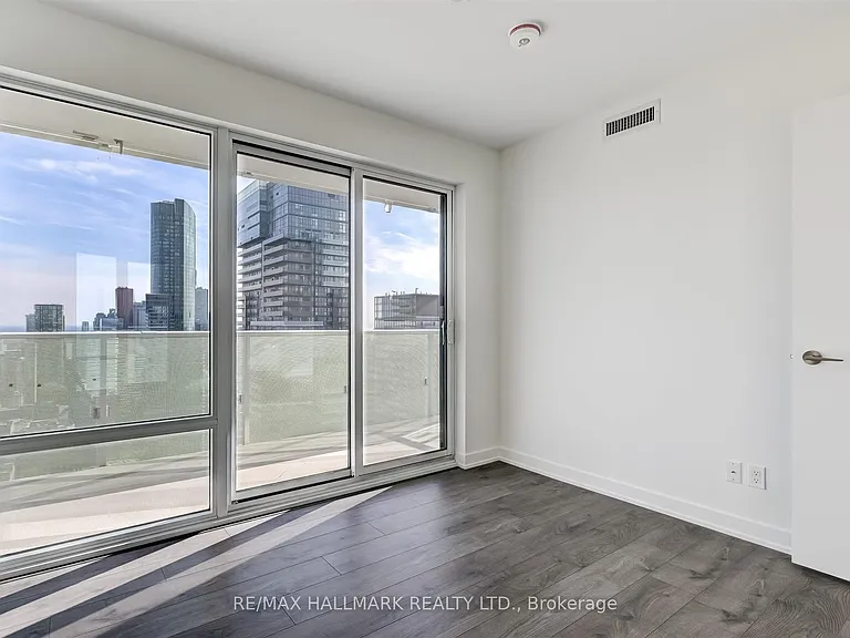 501 Yonge St #5212 — Photo 18