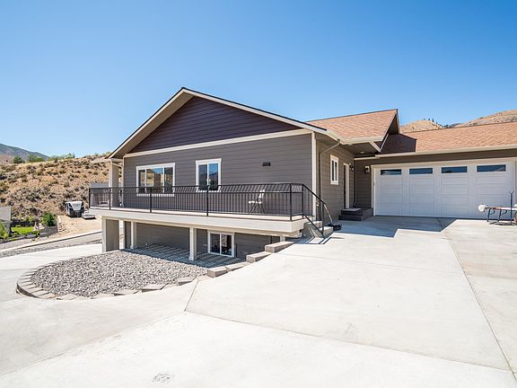 3rd image of 9982 Saska Way