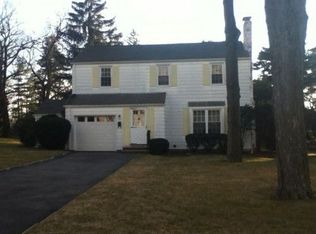 18 Downey Dr, Tenafly, NJ 07670