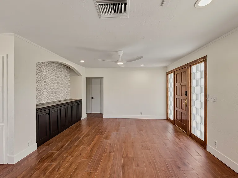 2241 E Harvard St — Photo 7