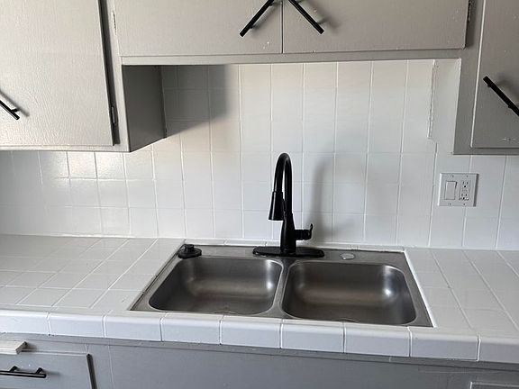 2nd image of 5050 Tujunga Ave #21