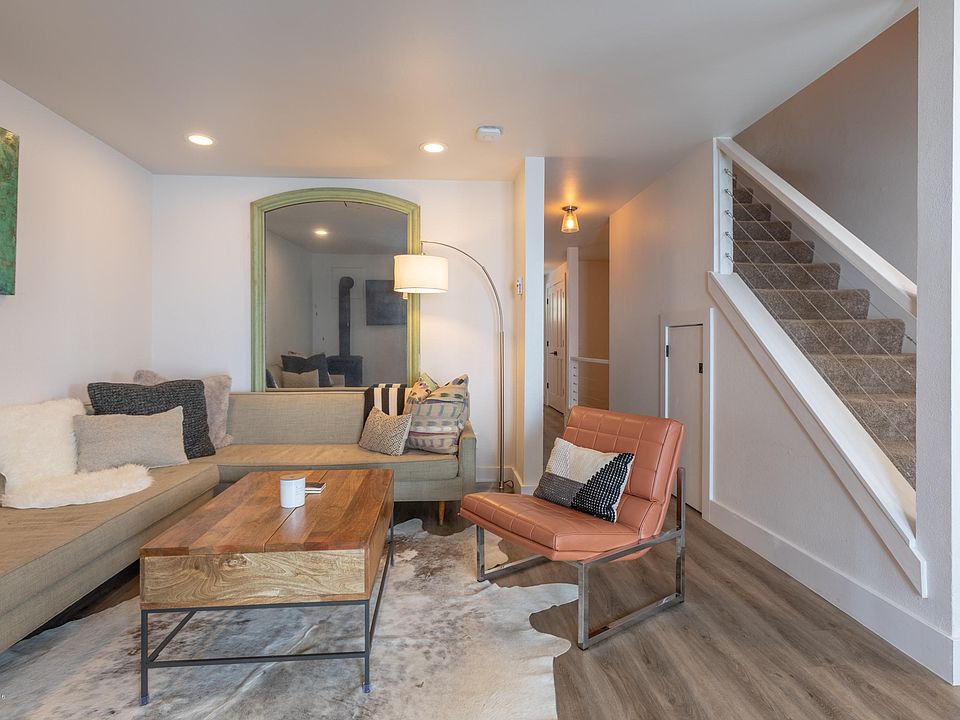 1st image of 205 Nelson Dr APT 9