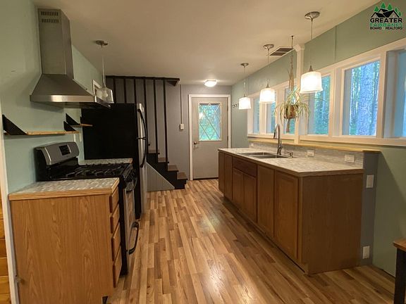 4th image of 999 Eastwood Ln
