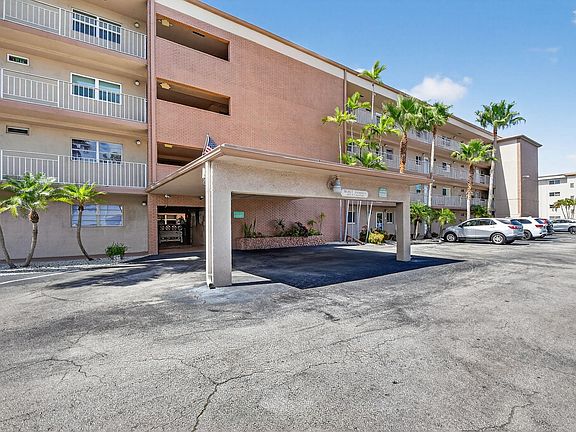 2nd image of 2615 NE 1st Court #312
